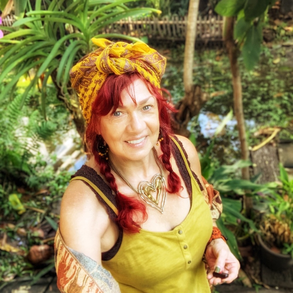 Meet your Posher, Mercedes